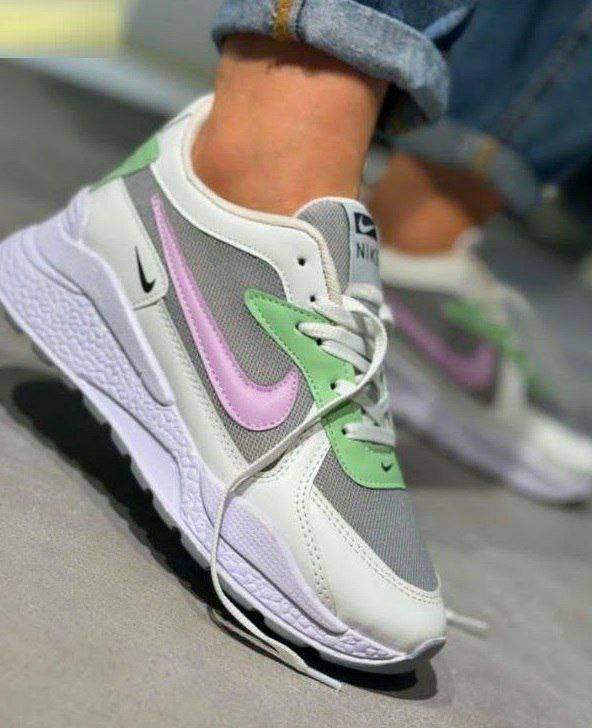 کتونی مدل نایک + بند هدیه