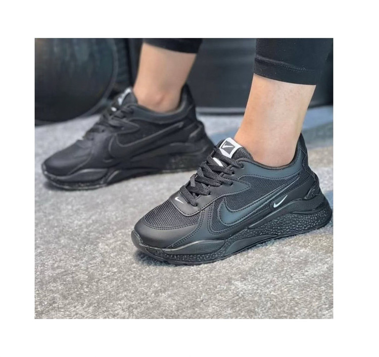 کتونی مدل نایک + بند هدیه