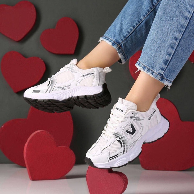 کتونی اسپرت مدل V با طراحی مدرن و راحتی بینظیر