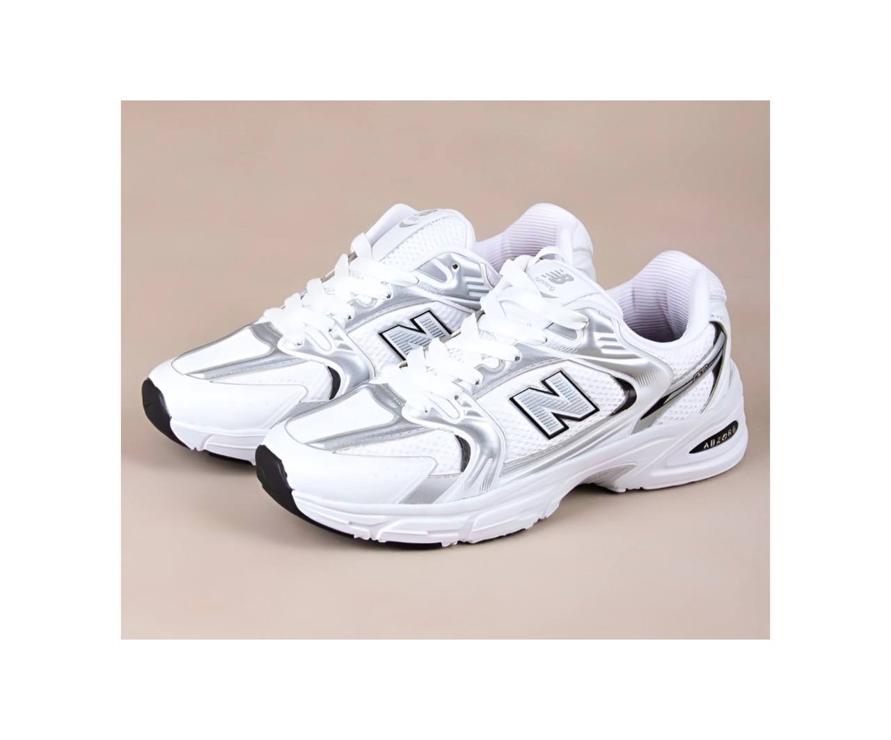 کتونی نیوبالانس 530 +بند هدیه