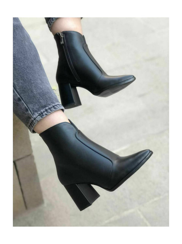 نیم بوت پاشنهدار زنانه مدل کلاسیک – شیک، راحت و مقاوم