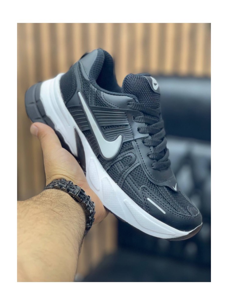 کتونی نایک V2K | مناسب برای دختران، پسران و بانوان با طراحی مدرن و راحتی فوق‌العاده