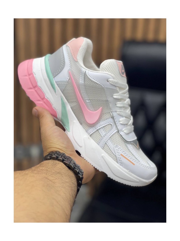 کتونی نایک V2K | مناسب برای دختران، پسران و بانوان با طراحی مدرن و راحتی فوق‌العاده