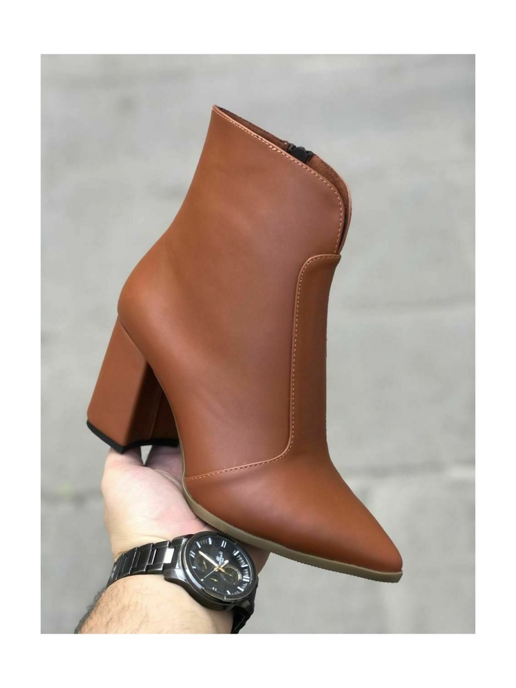 نیم بوت پاشنه‌دار زنانه مدل کلاسیک – شیک، راحت و مقاوم