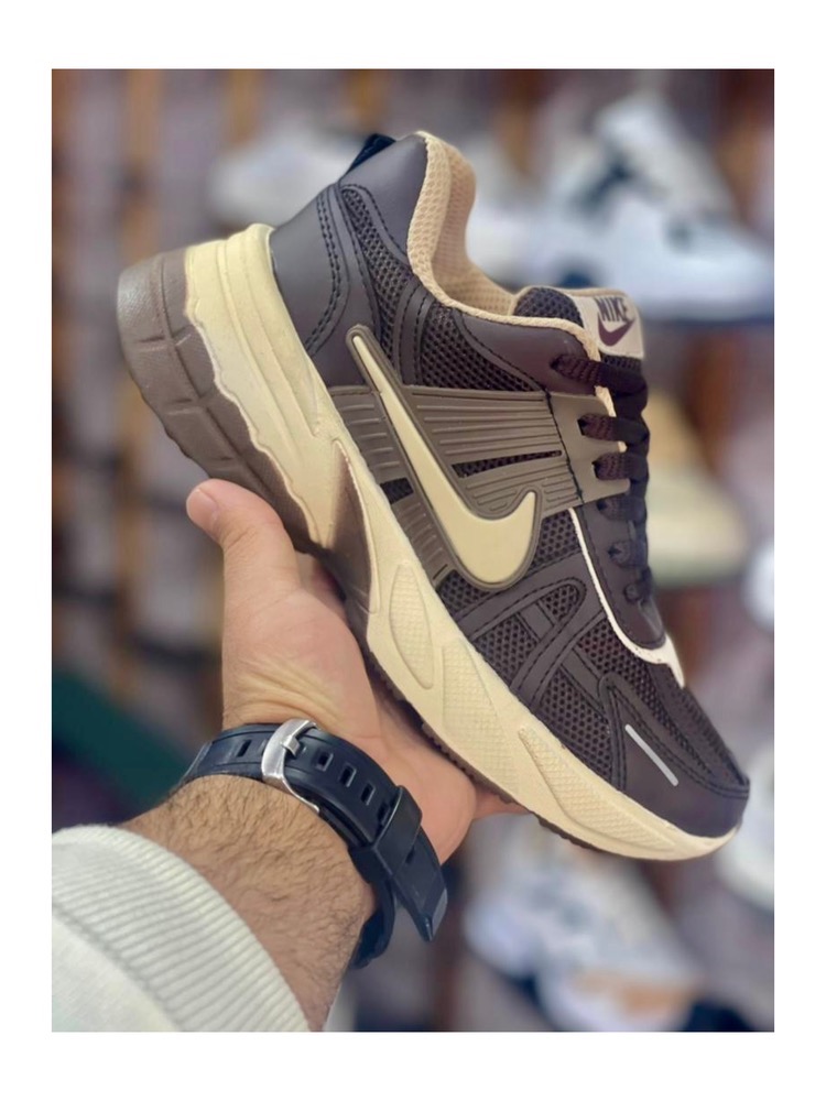 کتونی نایک V2K | مناسب برای دختران، پسران و بانوان با طراحی مدرن و راحتی فوق‌العاده