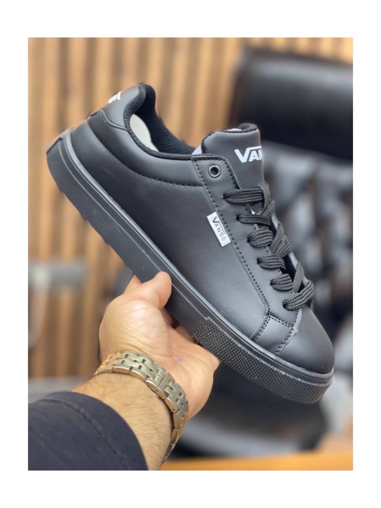 کفش اسپرت مشکی مدل Vans کلاسیک مناسب استفاده روزمره